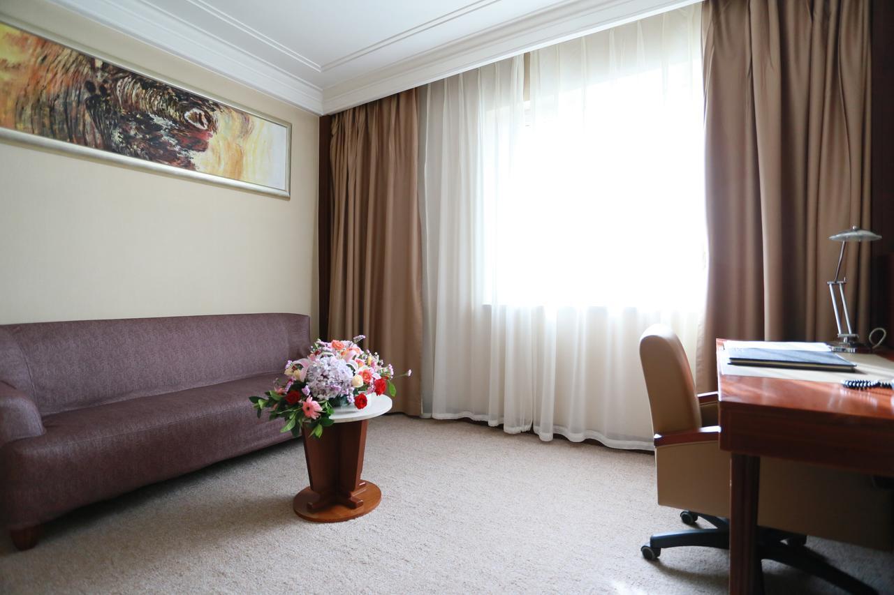 San Want Hotel Xining Exterior photo